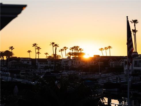 613  36th   Street, Newport Beach, CA