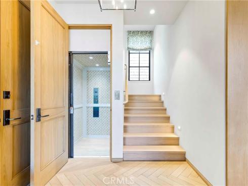 2571  Vista  , Newport Beach, CA