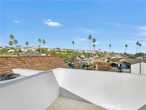 2571  Vista  , Newport Beach, CA