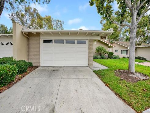 2208  Fortuna  , Newport Beach, CA
