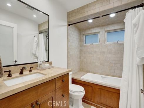 2208  Fortuna  , Newport Beach, CA