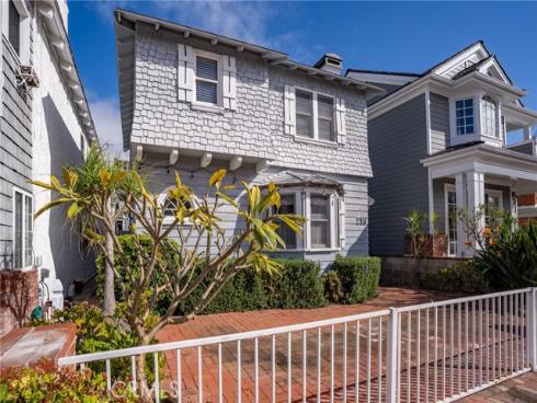 216  Amethyst  , Newport Beach, CA