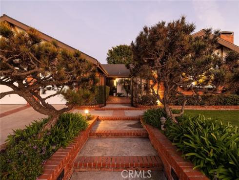 1430  Lincoln  , Newport Beach, CA