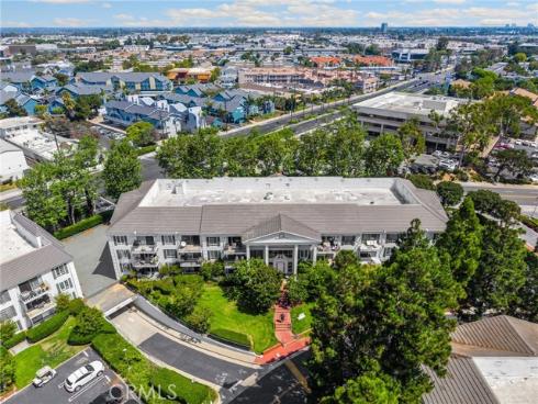 300  Cagney  215 , Newport Beach, CA