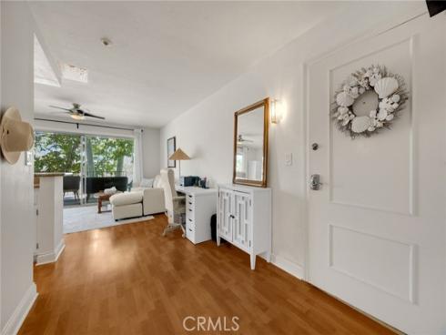 300  Cagney  215 , Newport Beach, CA