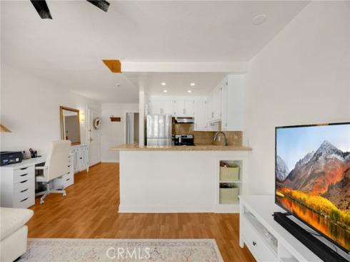 300  Cagney  215 , Newport Beach, CA