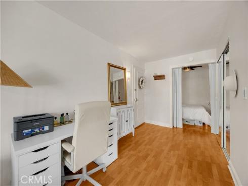 300  Cagney  215 , Newport Beach, CA