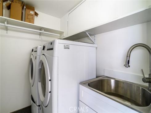 302 S Bay Front  , Newport Beach, CA