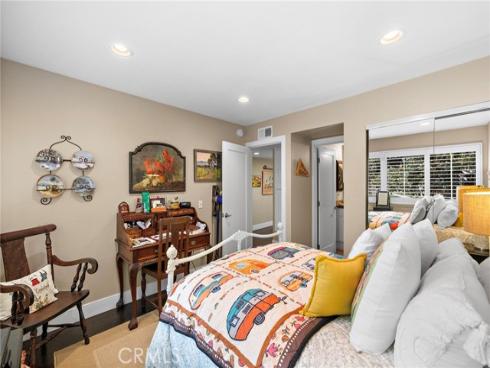 307  Columbia  , Newport Beach, CA