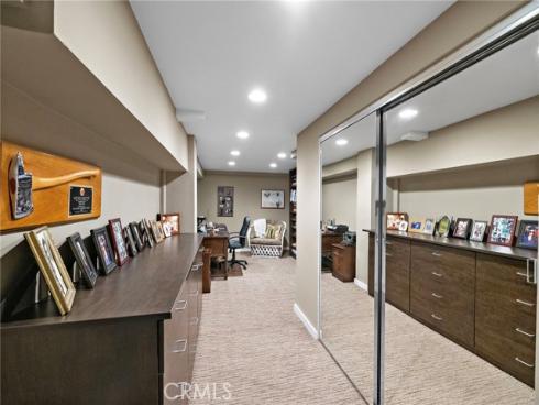 307  Columbia  , Newport Beach, CA