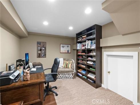 307  Columbia  , Newport Beach, CA