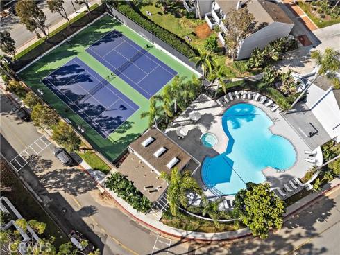 307  Columbia  , Newport Beach, CA