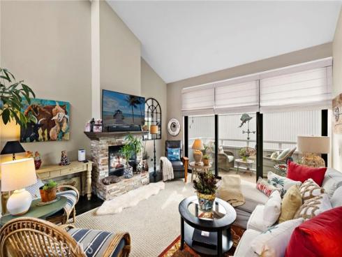 307  Columbia  , Newport Beach, CA