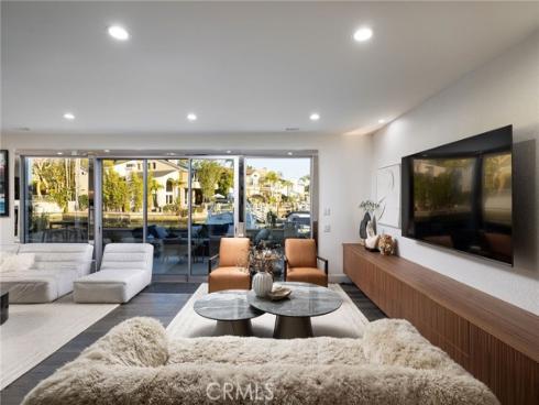 500  Harbor Island   Drive, Newport Beach, CA