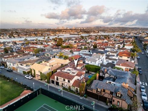 110  Via Trieste  , Newport Beach, CA