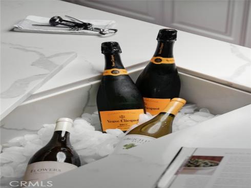 9  Boardwalk  , Newport Beach, CA