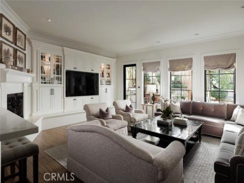 9  Boardwalk  , Newport Beach, CA