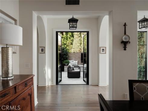 9  Boardwalk  , Newport Beach, CA