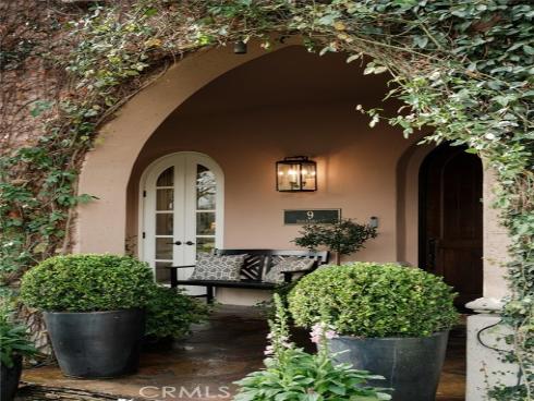 9  Boardwalk  , Newport Beach, CA