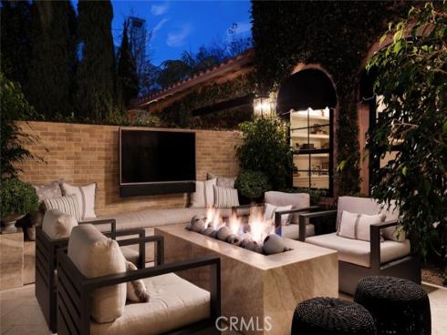 9  Boardwalk  , Newport Beach, CA