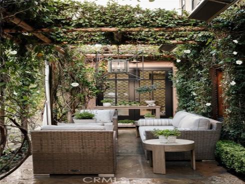 9  Boardwalk  , Newport Beach, CA