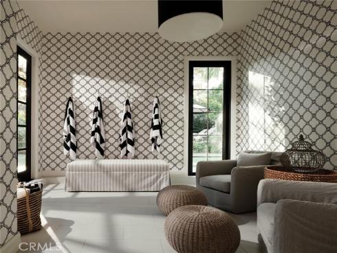 9  Boardwalk  , Newport Beach, CA