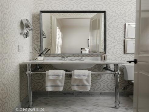 9  Boardwalk  , Newport Beach, CA