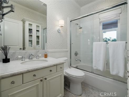 9  Boardwalk  , Newport Beach, CA