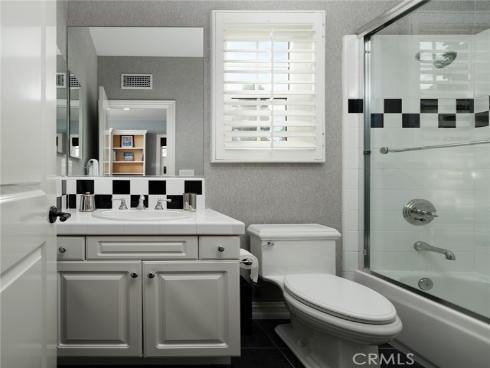 9  Boardwalk  , Newport Beach, CA