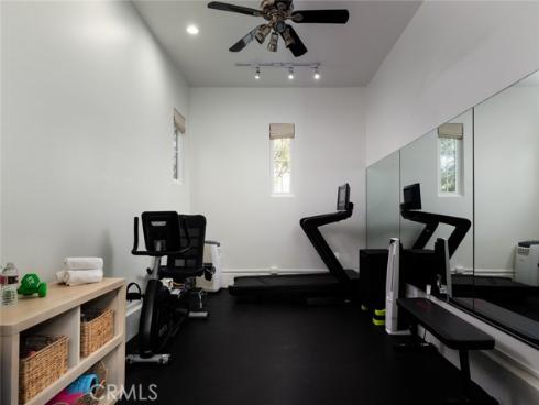 9  Boardwalk  , Newport Beach, CA