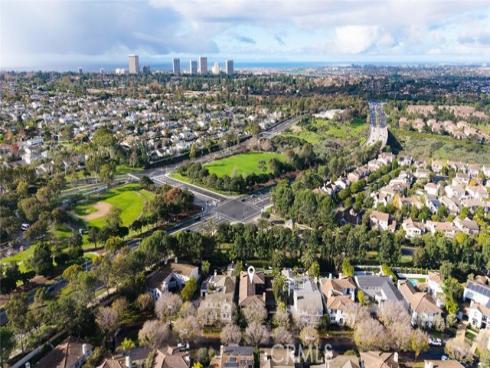 9  Boardwalk  , Newport Beach, CA