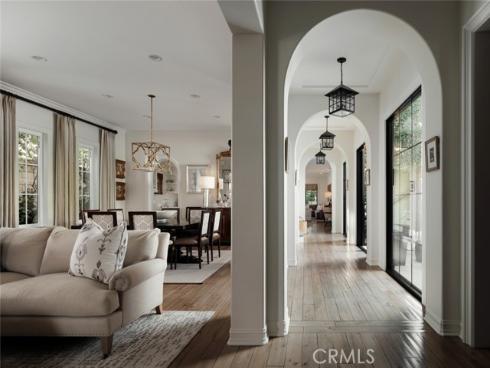 9  Boardwalk  , Newport Beach, CA