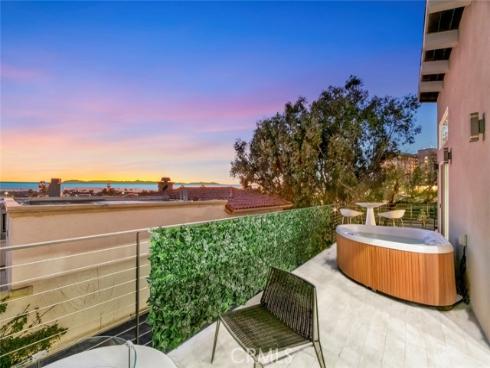 210  La Jolla  , Newport Beach, CA