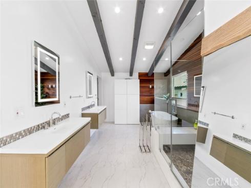 210  La Jolla  , Newport Beach, CA