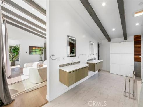 210  La Jolla  , Newport Beach, CA