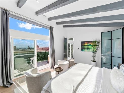 210  La Jolla  , Newport Beach, CA