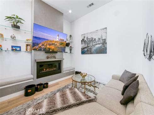 210  La Jolla  , Newport Beach, CA