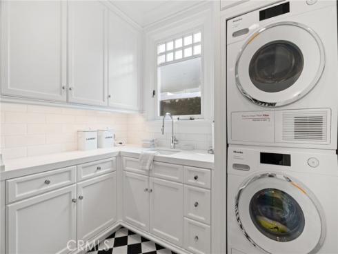 2411  Bayshore  , Newport Beach, CA