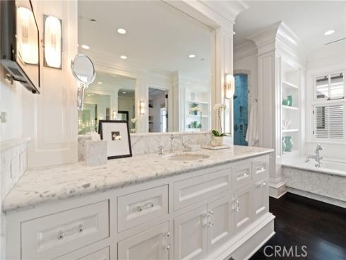 2411  Bayshore  , Newport Beach, CA