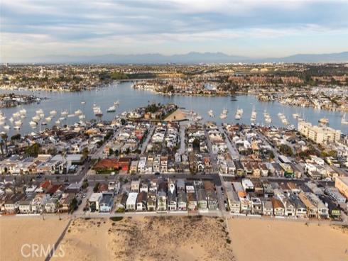 116 E Oceanfront  , Newport Beach, CA