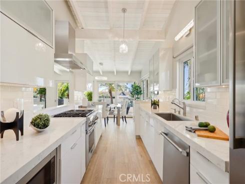 2000  Vista Cajon  , Newport Beach, CA