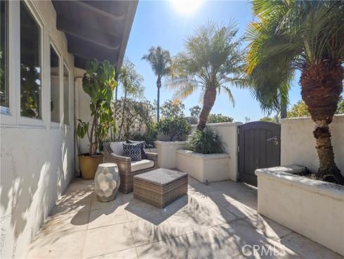 2000  Vista Cajon  , Newport Beach, CA