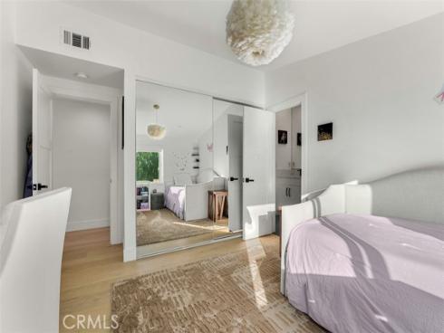 2111  Vista Entrada  , Newport Beach, CA