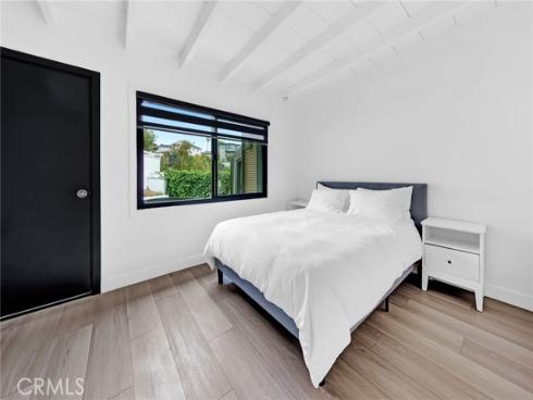 300  Holmwood   Drive, Newport Beach, CA