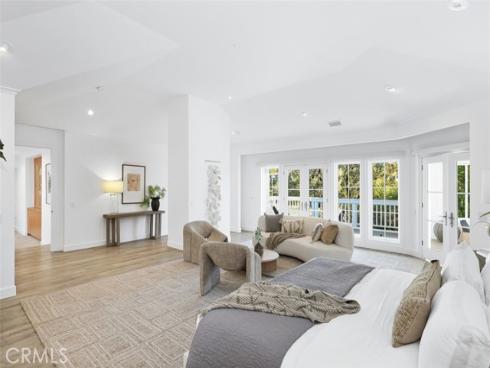 21  Lochmoor  , Newport Beach, CA