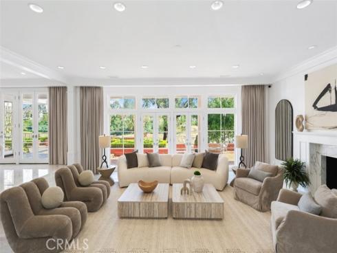 21  Lochmoor  , Newport Beach, CA