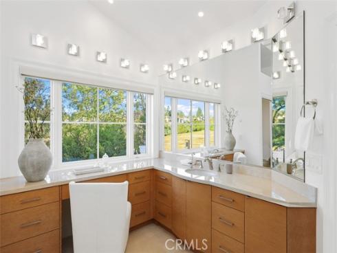 21  Lochmoor  , Newport Beach, CA