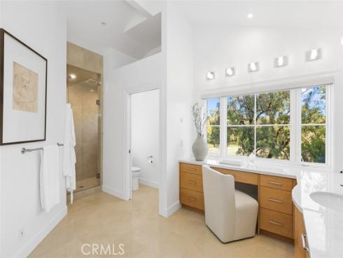 21  Lochmoor  , Newport Beach, CA