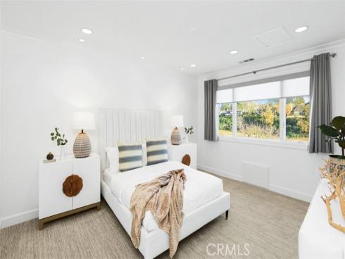 21  Lochmoor  , Newport Beach, CA