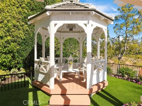 21  Lochmoor  , Newport Beach, CA